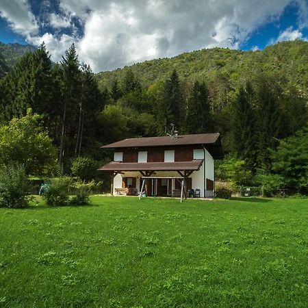 Ferienwohnung Casa Al Portico Pieve Di Ledro Exterior foto
